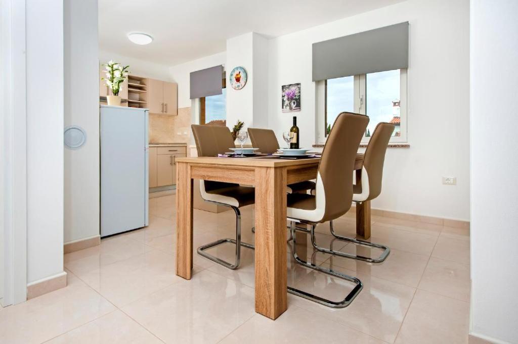 Aria Room And Apartmant Fuga Rovinj Exterior photo