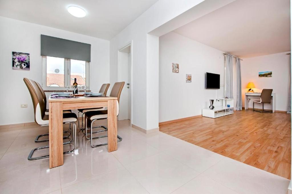 Aria Room And Apartmant Fuga Rovinj Exterior photo